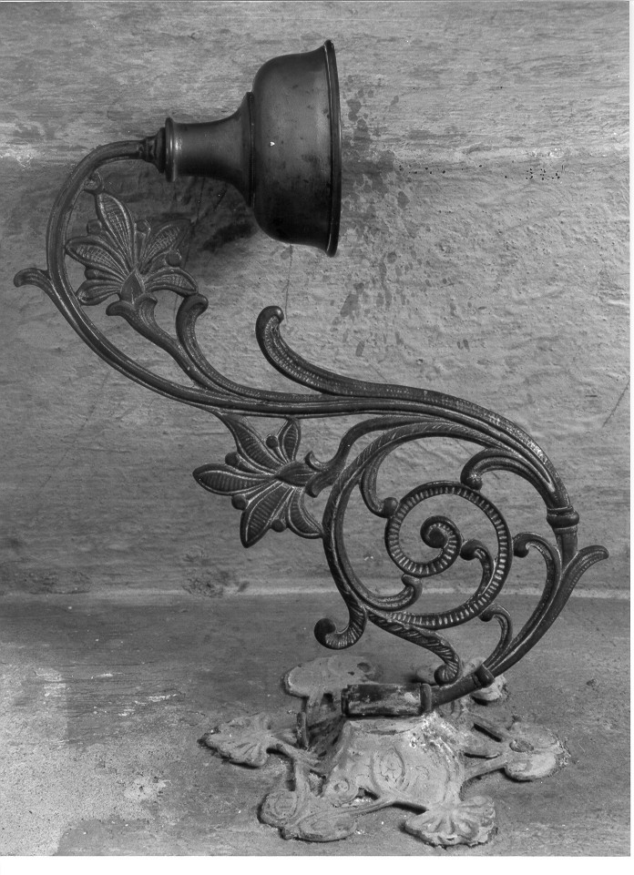 candeliere da parete, opera isolata - ambito mantovano (prima metà sec. XX)