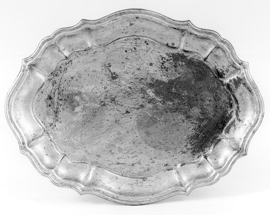 vassoio, opera isolata - produzione lombarda (sec. XVIII)