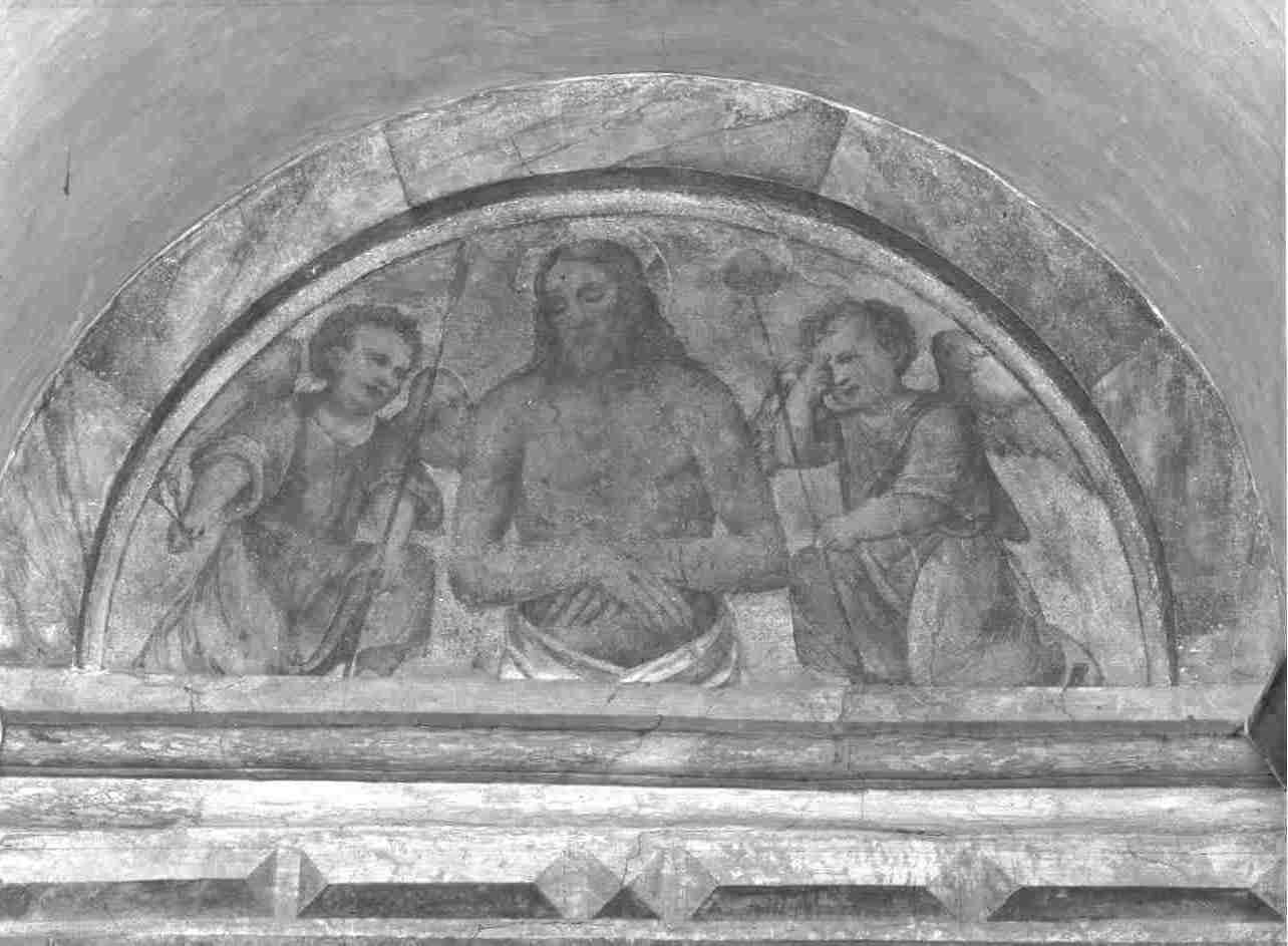 Cristo in pietà e angeli con simboli della passione (dipinto, opera isolata) - ambito bresciano (sec. XVI)