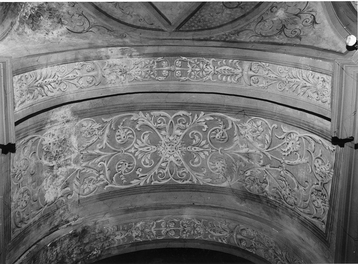 Motivi decorativi a girali vegetali (dipinto) di Pizzini Ettore da Udine (sec. XX)