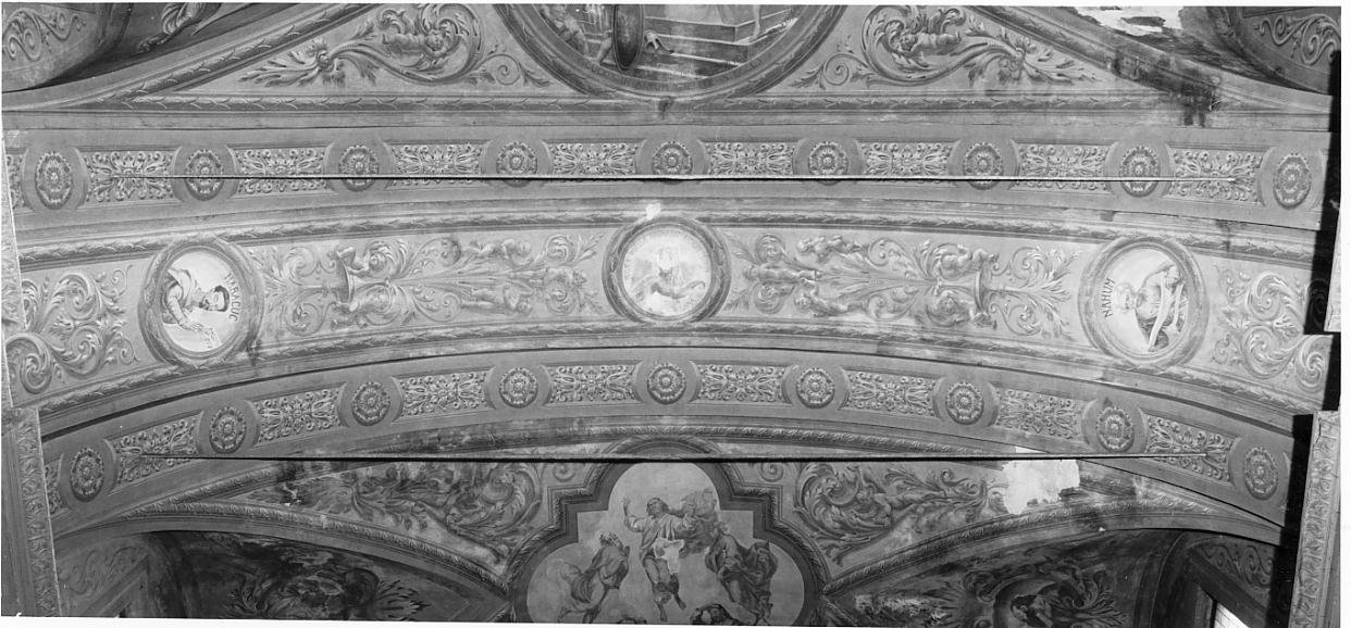 Habacuc/ Sibilla Cumana/ Nahum/ Motivi decorativi vegetali con putti (dipinto) di Pizzini Ettore da Udine (sec. XX)