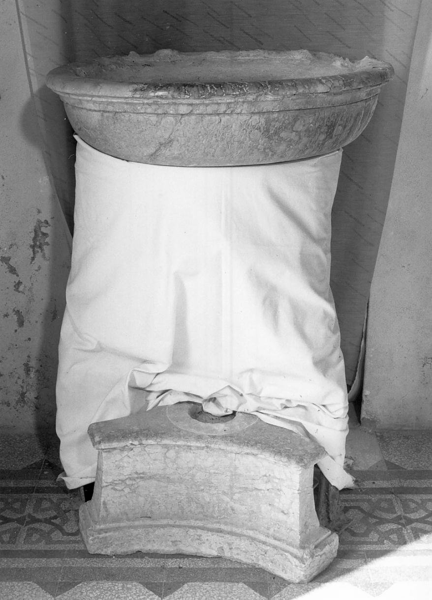 acquasantiera - a fusto - ambito mantovano (sec. XVII)