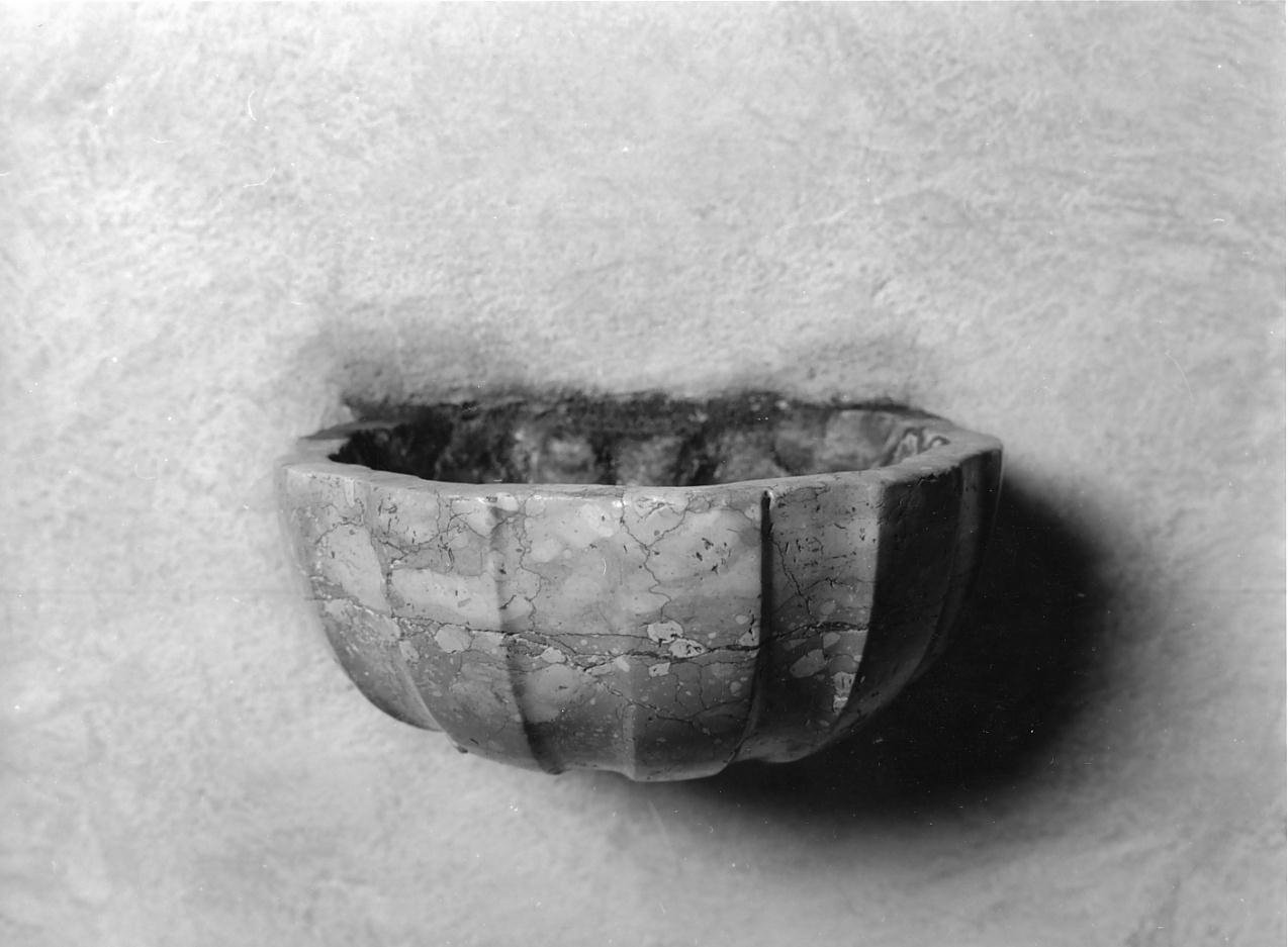 acquasantiera, serie - ambito mantovano (seconda metà sec. XVII)