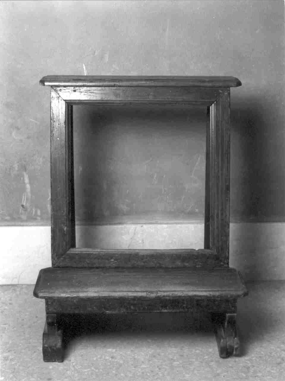 inginocchiatoio, opera isolata - ambito mantovano (sec. XIX)