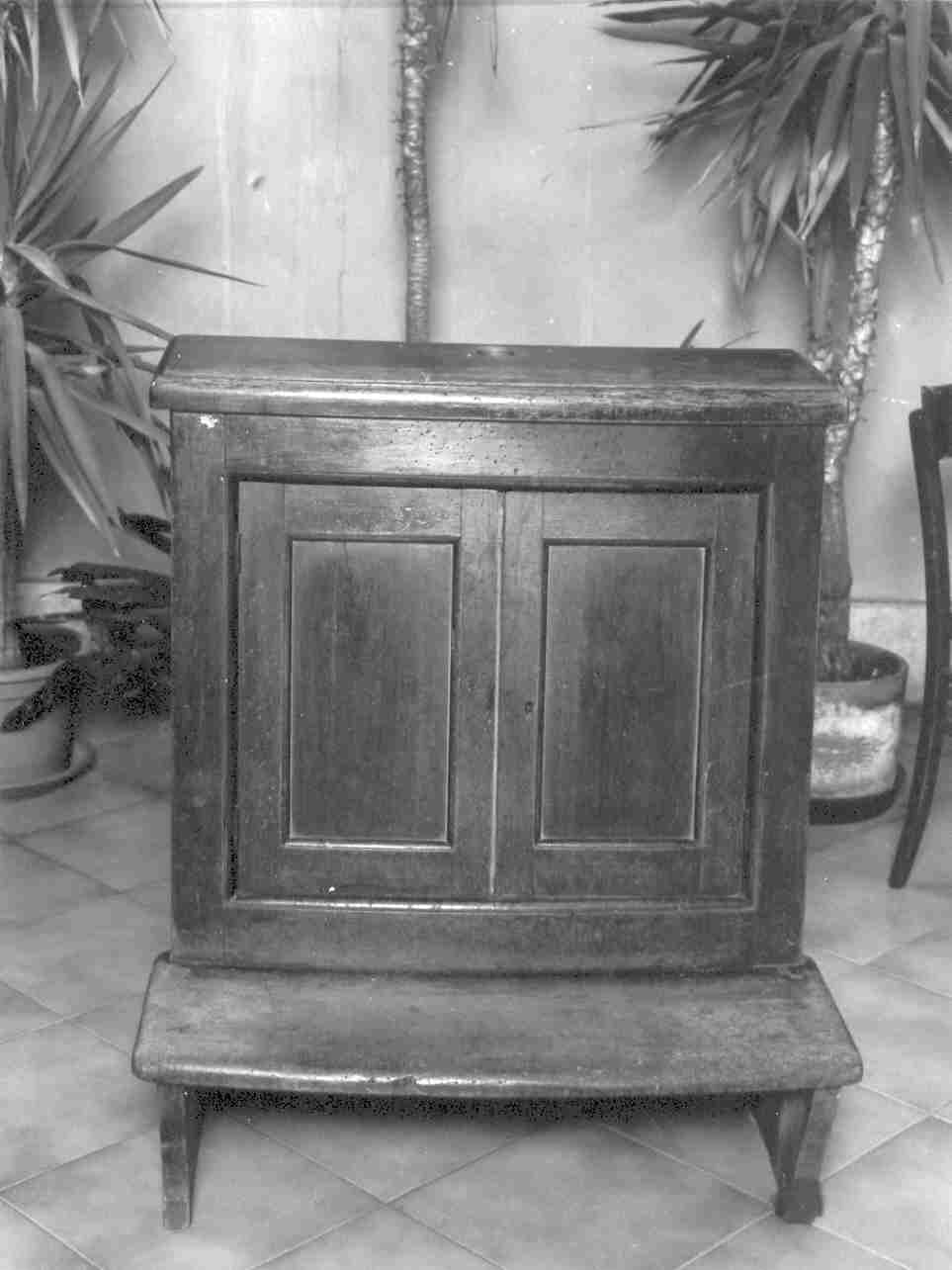 inginocchiatoio, opera isolata - ambito mantovano (sec. XIX)