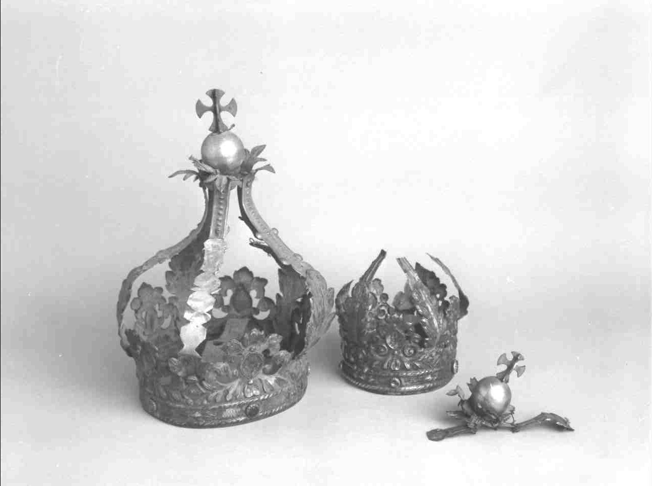 corona da statua, coppia - ambito lombardo (prima metà sec. XIX)