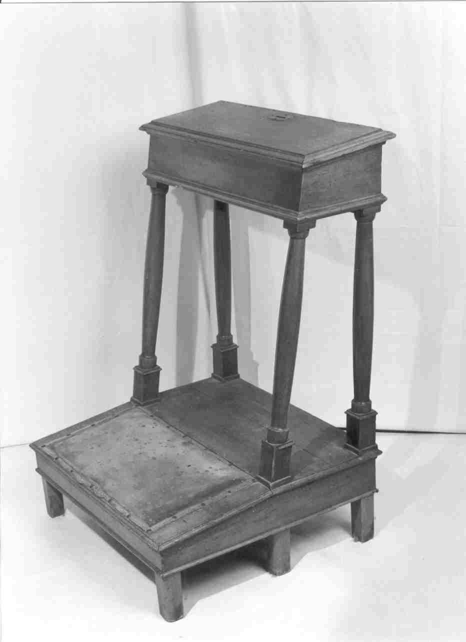 inginocchiatoio, opera isolata - ambito mantovano (prima metà sec. XIX)