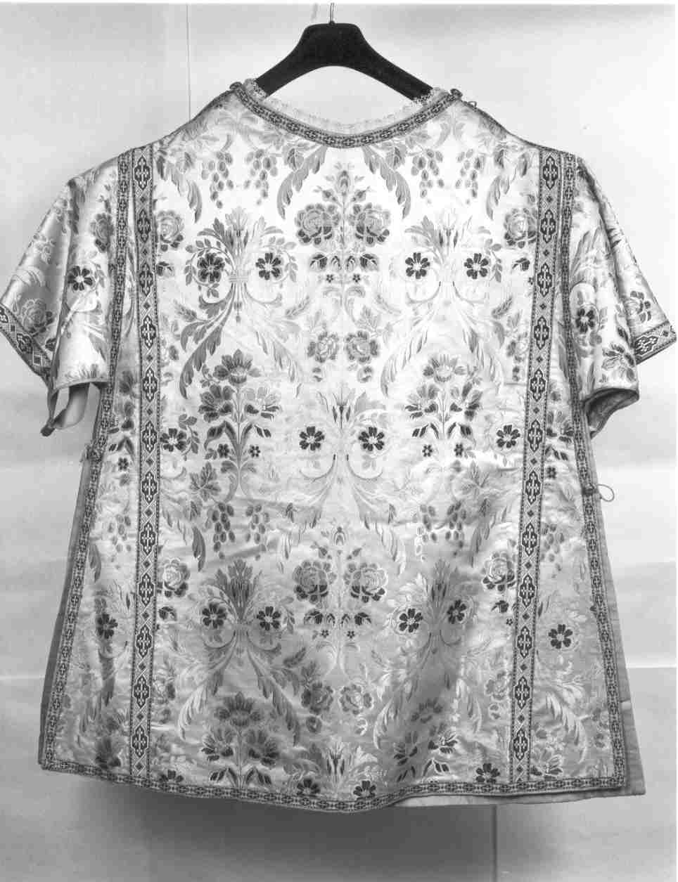 paramento liturgico, insieme - manifattura mantovana (secondo quarto sec. XX)