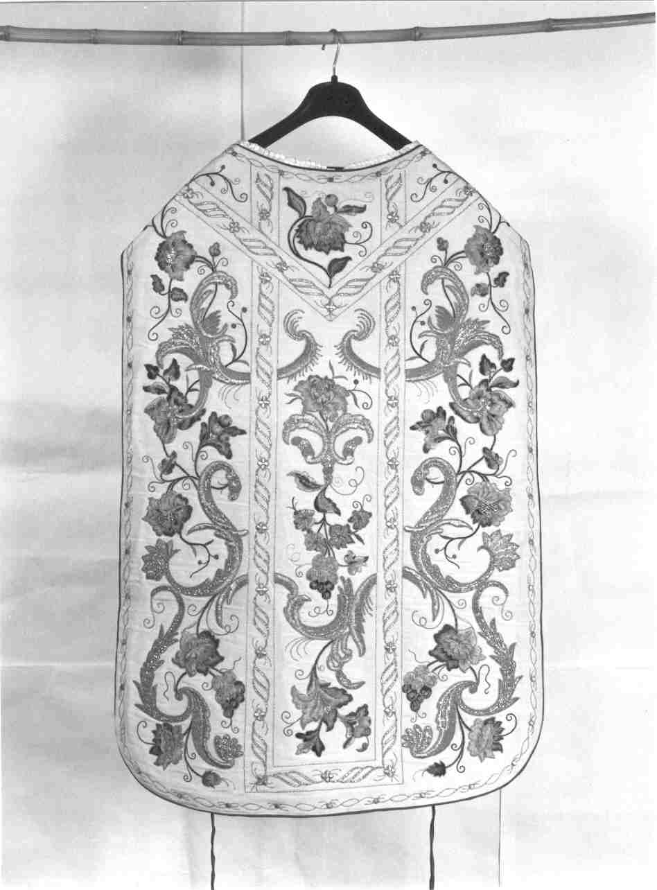 paramento liturgico, insieme - manifattura lombarda (fine/inizio secc. XVIII/ XIX)