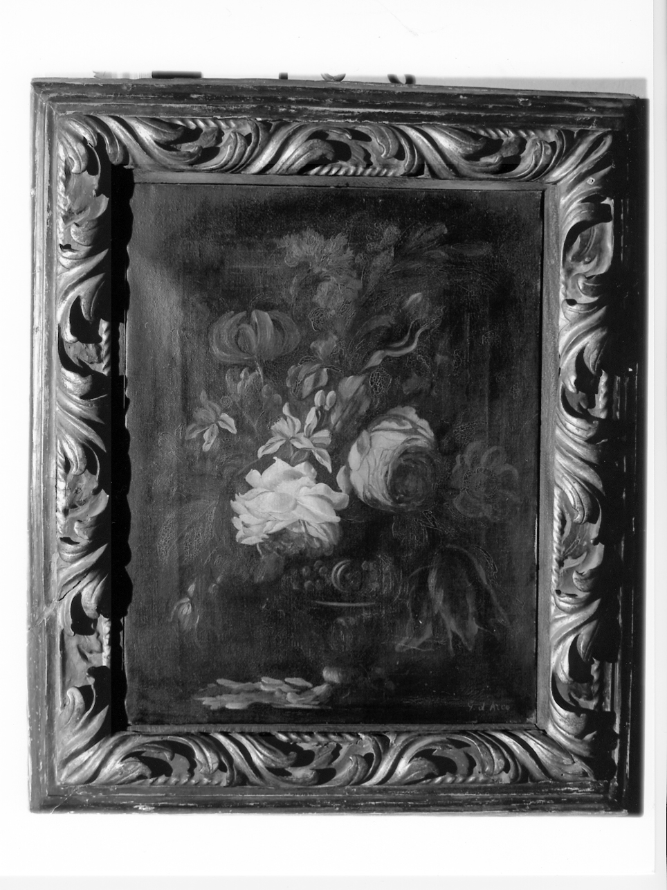 Vaso con fiori (dipinto, elemento d'insieme) di D'Arco Giovanna (prima metà sec. XX)
