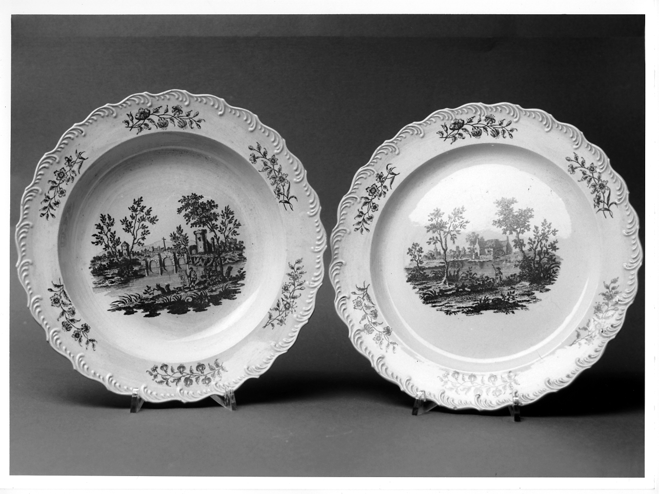piatto, serie - manifattura inglese (seconda metà sec. XIX)