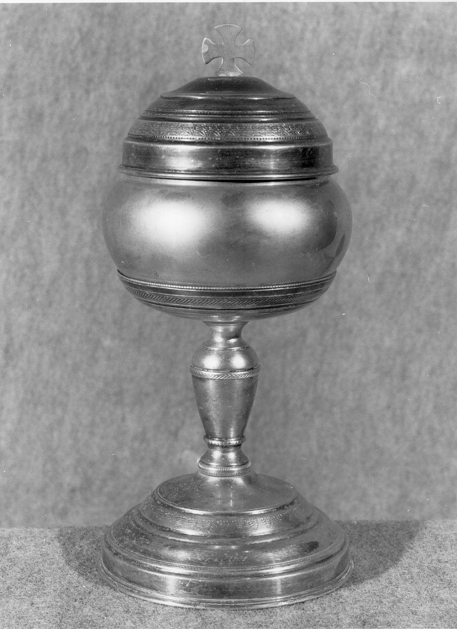 pisside - ambito mantovano (secondo quarto sec. XX)