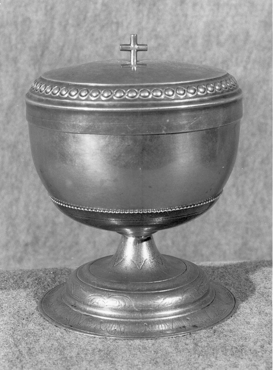 pisside - ambito mantovano (secondo quarto sec. XX)