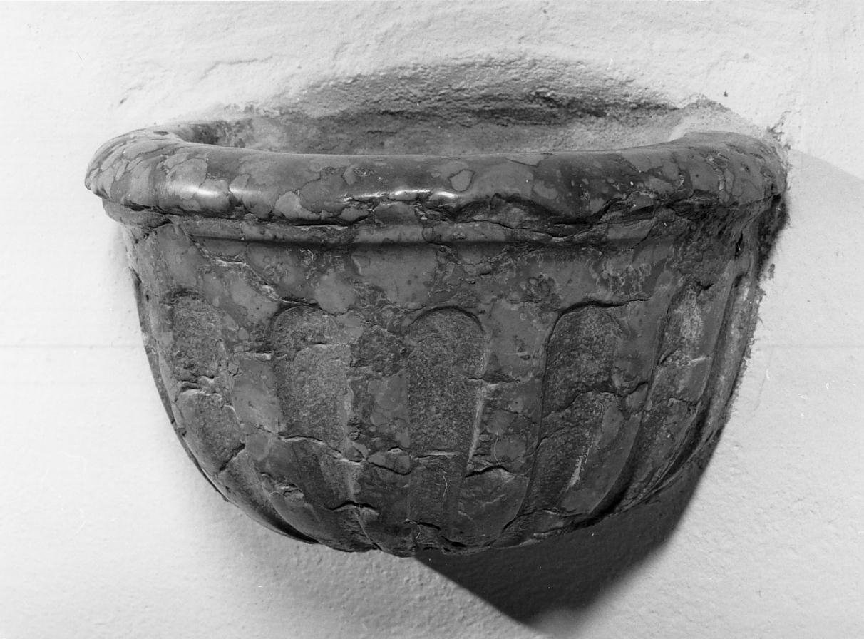 acquasantiera da parete - ambito mantovano (prima metà sec. XVIII)