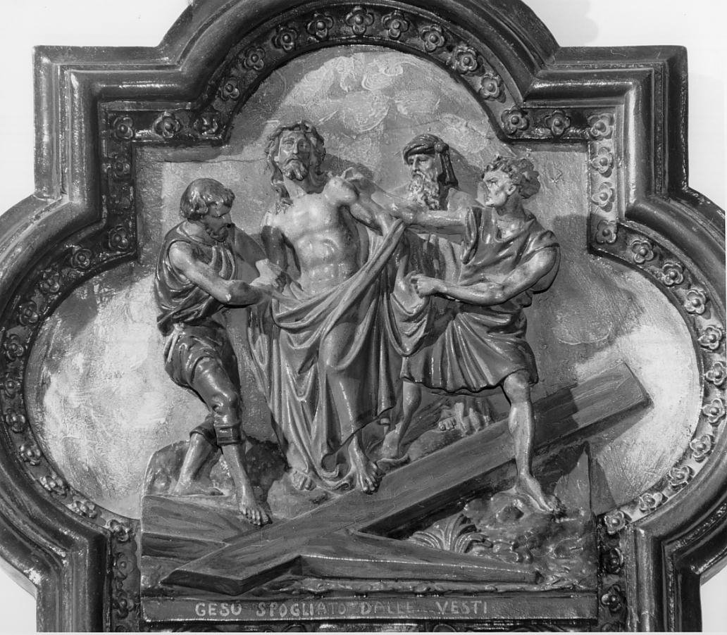 X stazione Gesu' spogliato e abbeverato di fiele (formella, elemento d'insieme) - ambito mantovano (sec. XIX)