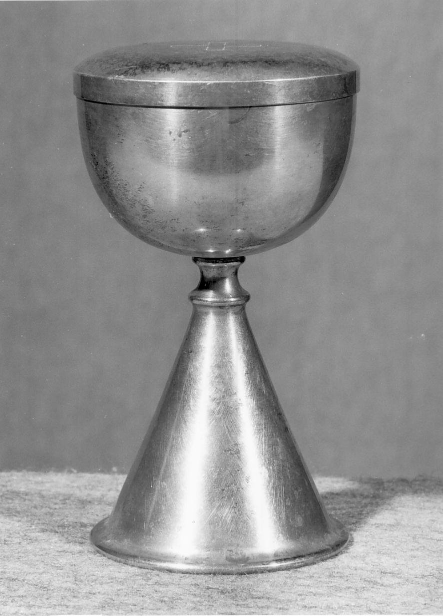 pisside - ambito mantovano (secondo quarto sec. XX)