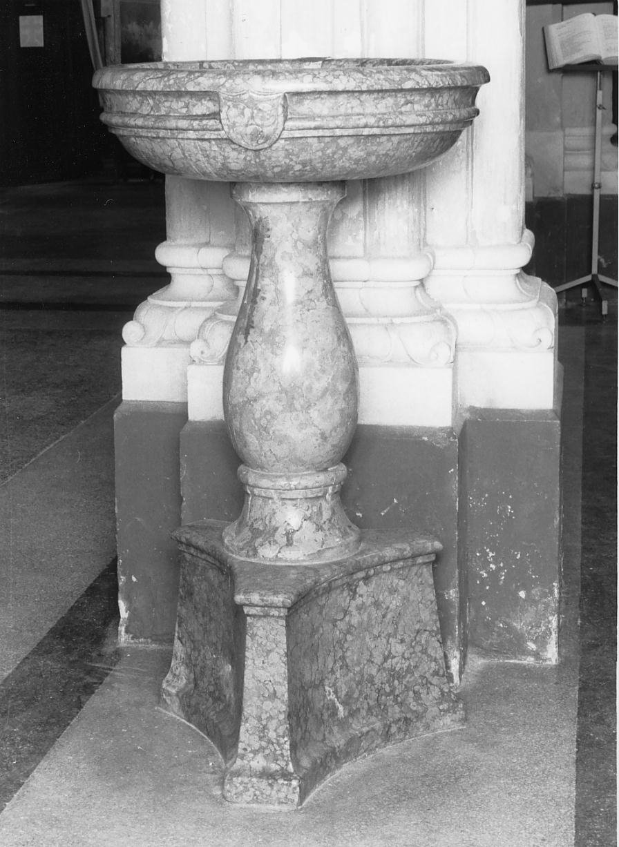 acquasantiera - a fusto - ambito lombardo (sec. XVIII)