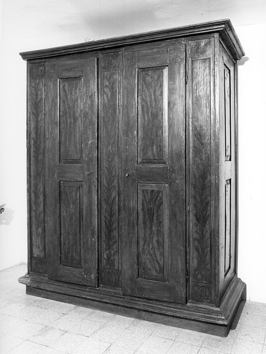 armadio, opera isolata - ambito lombardo (prima metà sec. XVIII)