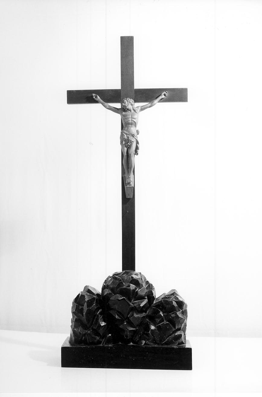 crocifisso, opera isolata di Binco Ivo (prima metà sec. XX)