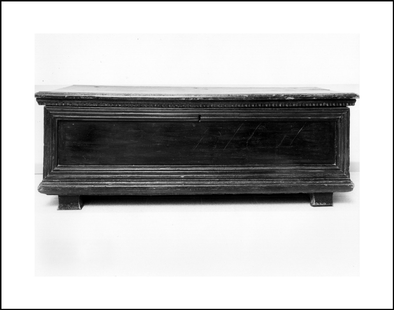 cassapanca, opera isolata - ambito lombardo (sec. XVII)