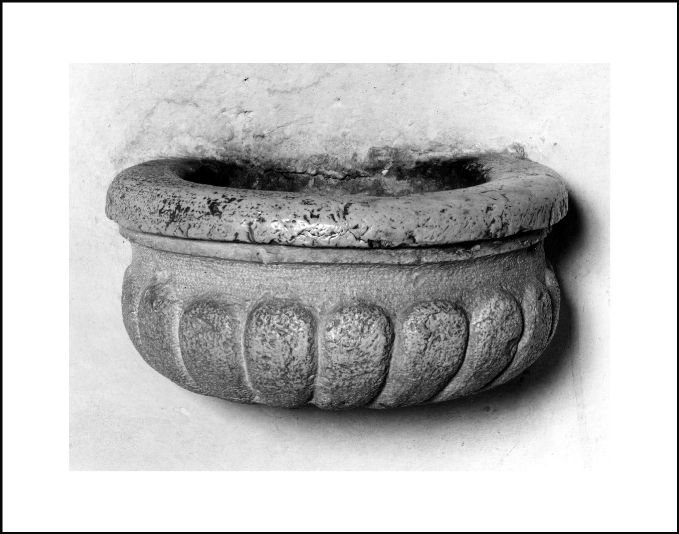 acquasantiera da parete, opera isolata - ambito lombardo (fine/inizio secc. XVII/ XVIII)