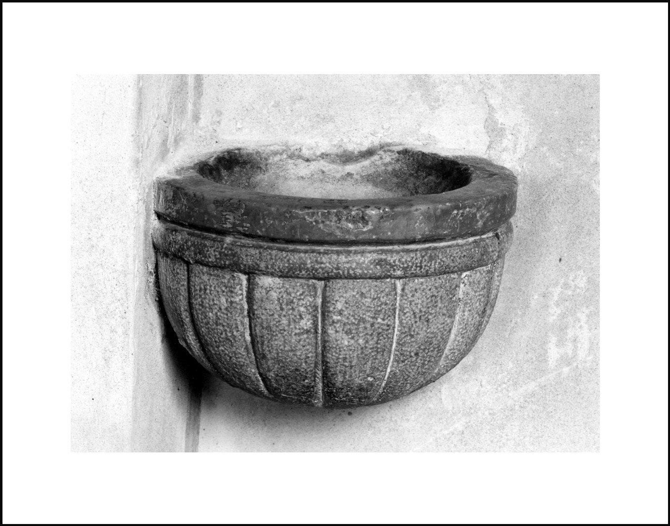 acquasantiera da parete, opera isolata - ambito lombardo (fine/inizio secc. XVIII/ XIX)