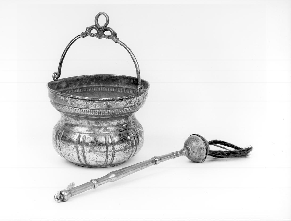 secchiello per l'acqua benedetta, insieme - ambito lombardo (prima metà sec. XX)