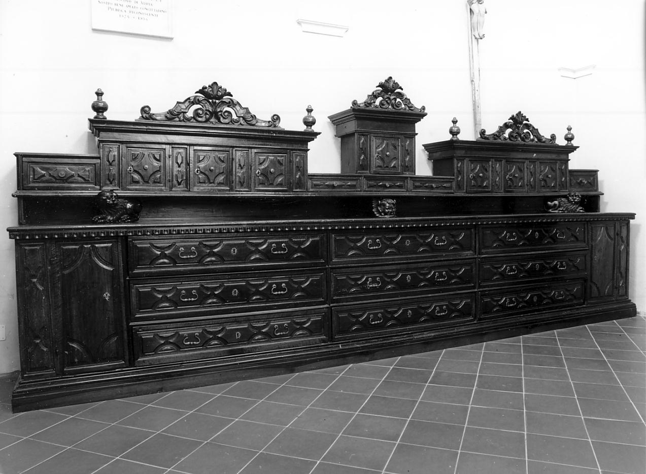 armadio da sacrestia, opera isolata - ambito mantovano (primo quarto sec. XVIII)