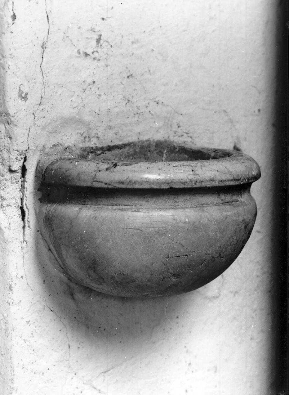 acquasantiera da parete, opera isolata - ambito lombardo (metà sec. XVIII)