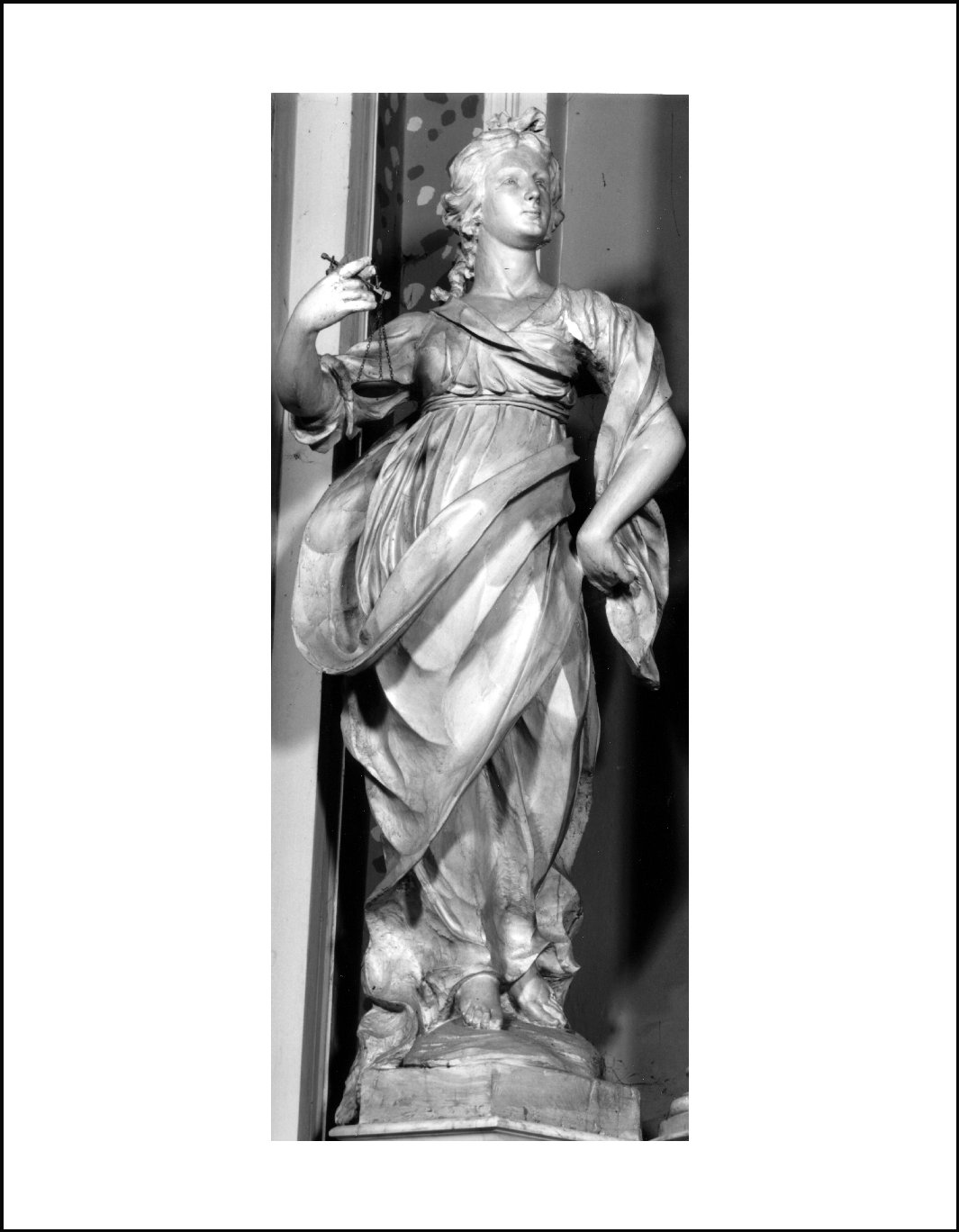 Figura femminile allegorica: Giustizia (statua, elemento d'insieme) di Cignaroli Diomiro (seconda metà sec. XVIII)