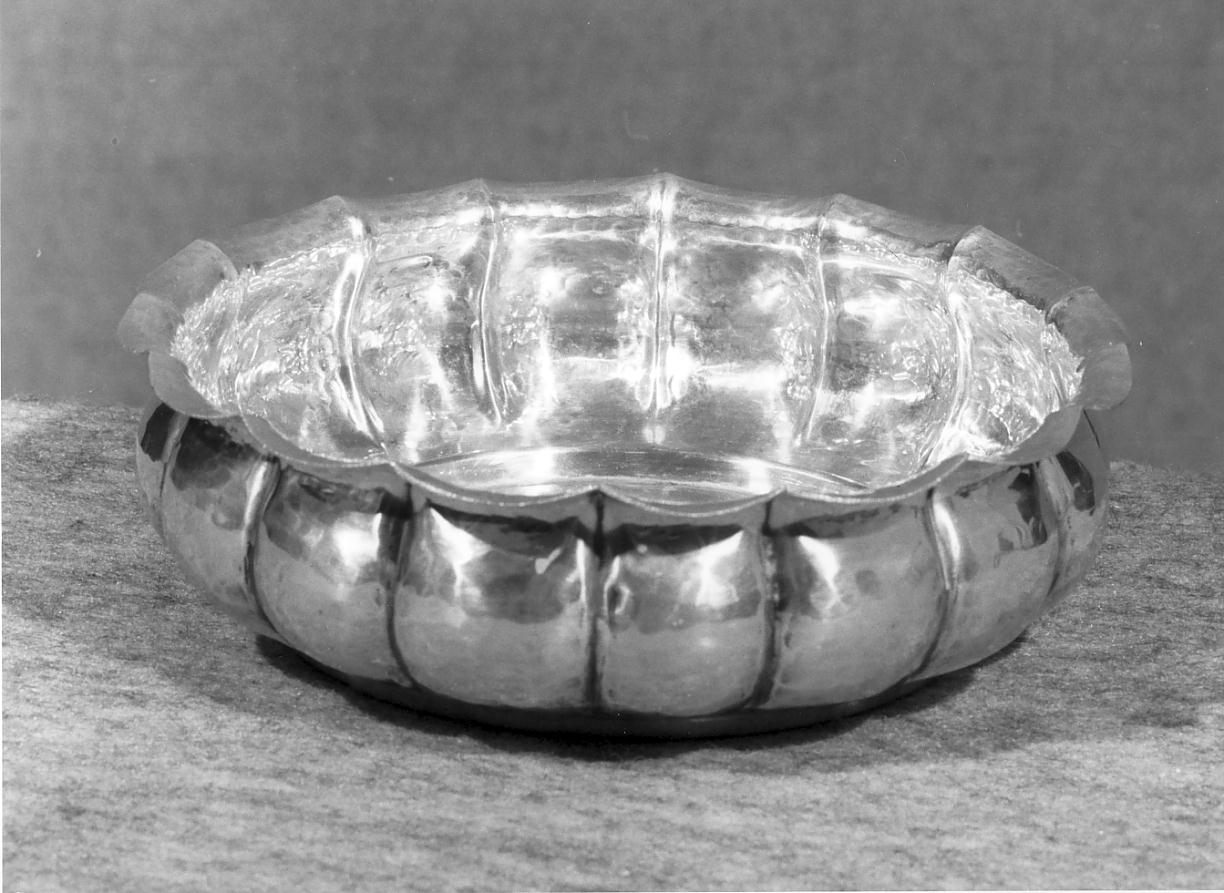 ciotola, opera isolata - ambito mantovano (prima metà sec. XX)