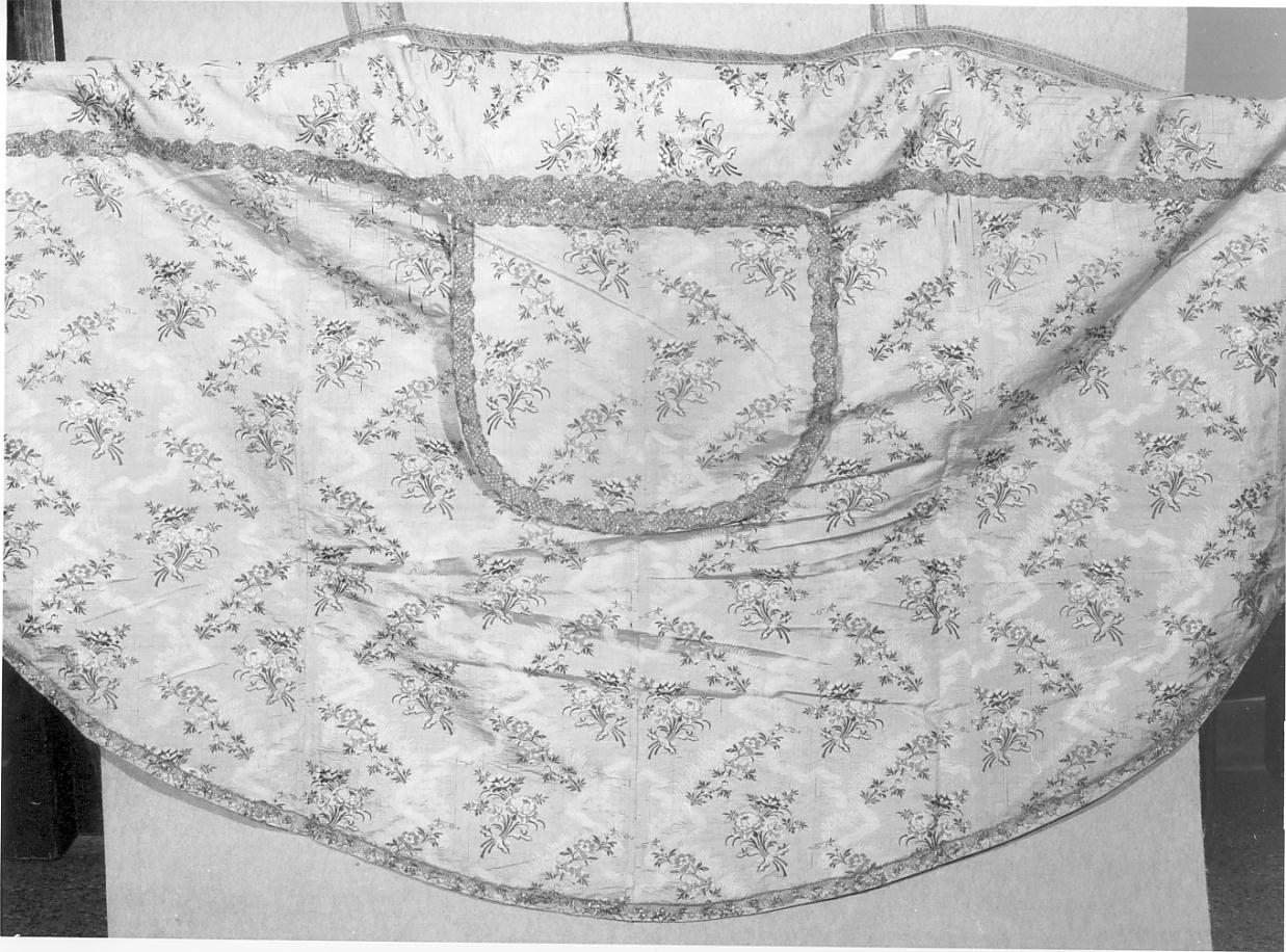 piviale, opera isolata - ambito mantovano (secc. XVIII/ XIX)