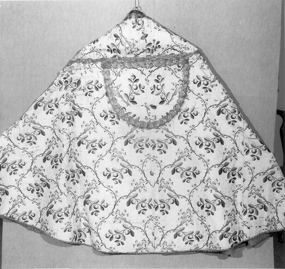 piviale, opera isolata - ambito mantovano (seconda metà sec. XVIII)