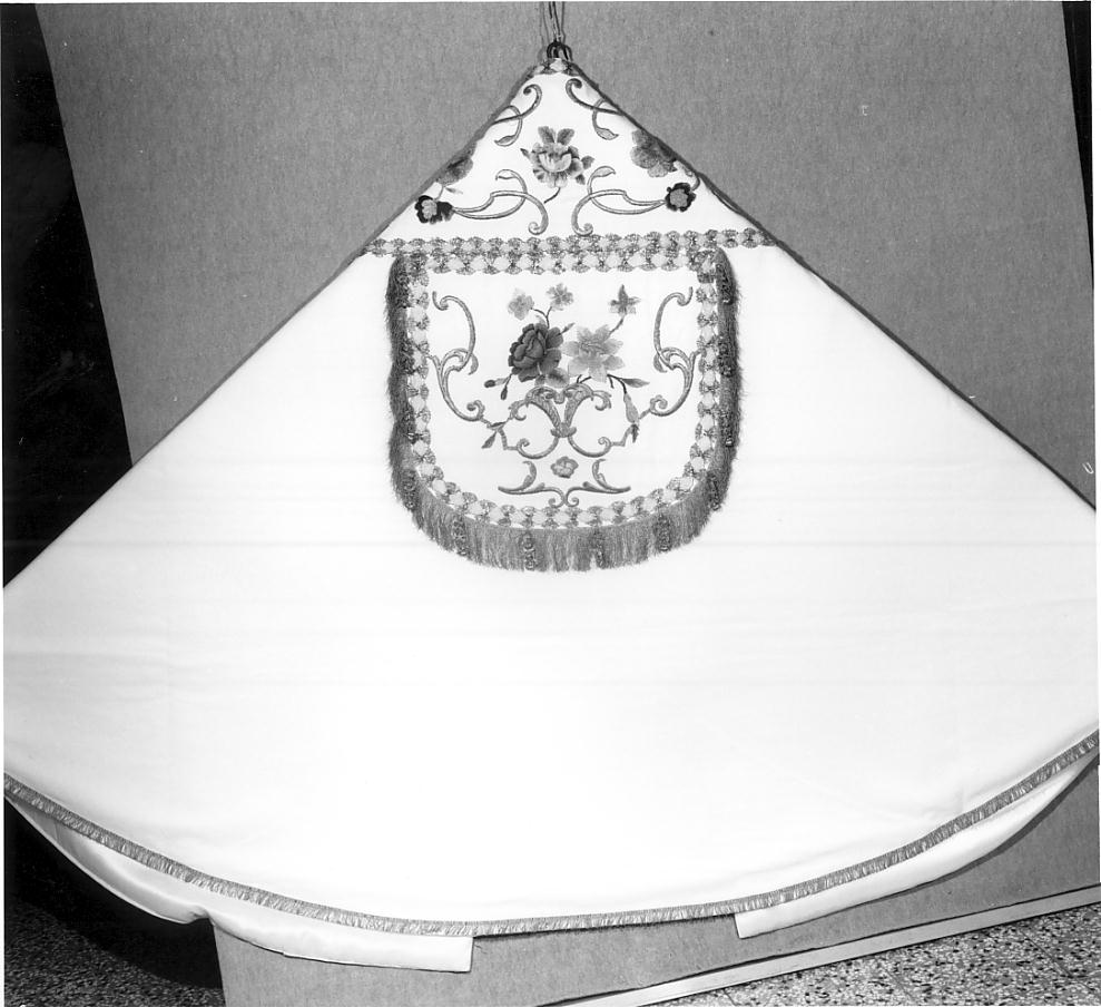 piviale - ambito mantovano (seconda metà sec. XVIII)