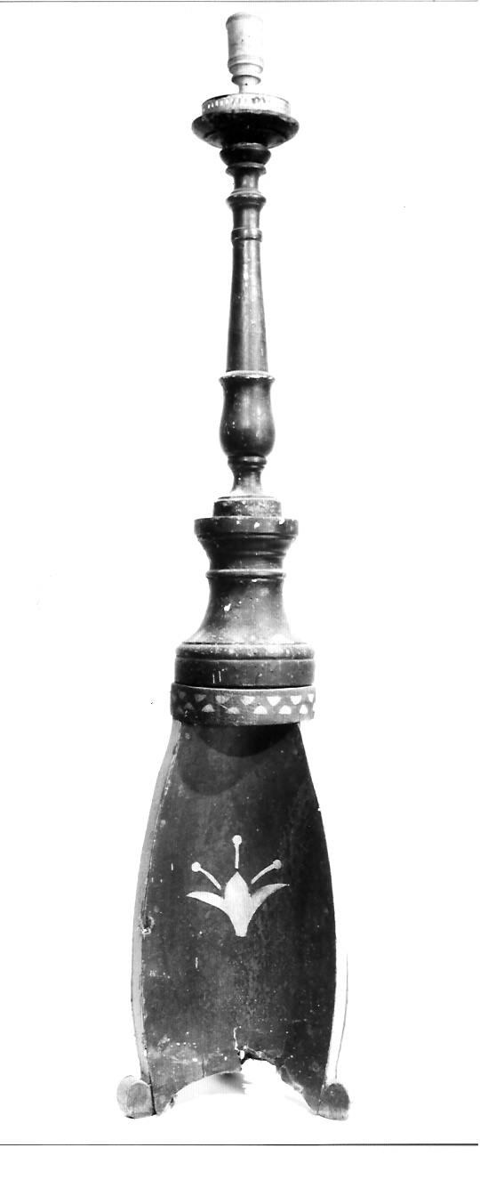 candeliere, serie - bottega lombarda (secondo quarto sec. XX)