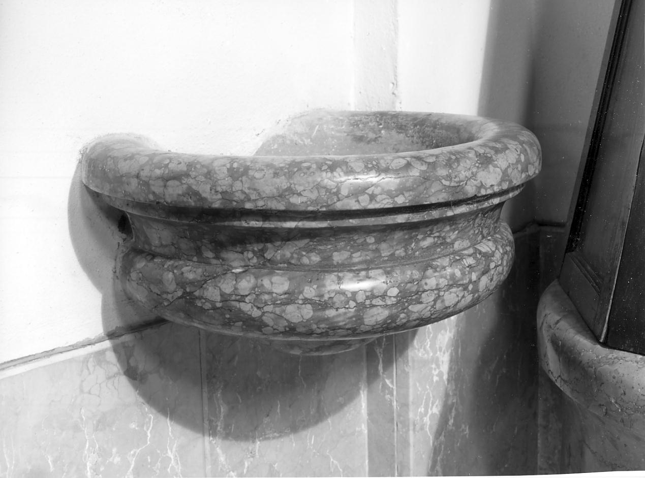 acquasantiera da parete, serie - manifattura veneta (prima metà sec. XVIII)