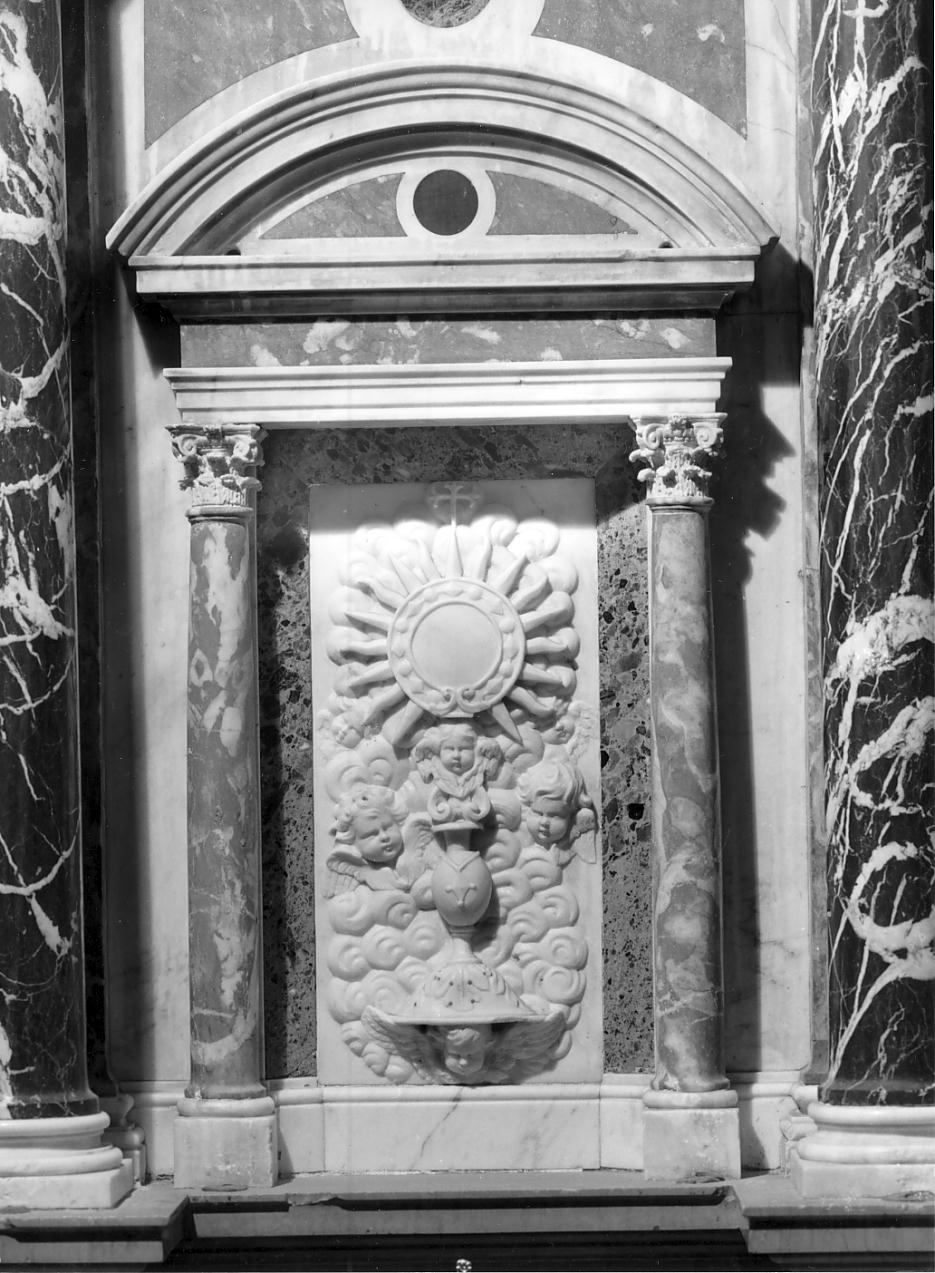 Cherubini che adorano il calice eucaristico (rilievo, elemento d'insieme) di Rangheri Giovan Battista (ultimo quarto sec. XVII)