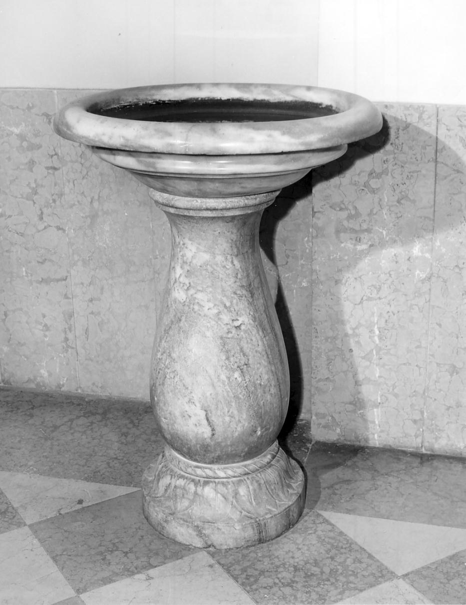 acquasantiera - a fusto, opera isolata - produzione veneta (ultimo quarto sec. XVII)