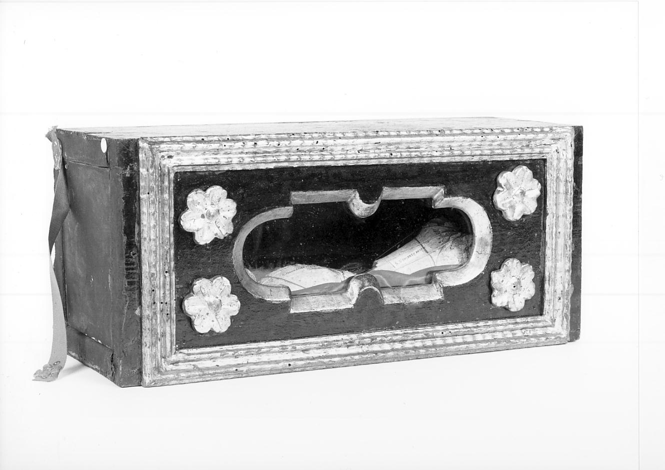 reliquiario a teca - a cassetta, insieme - ambito lombardo (prima metà sec. XVII)