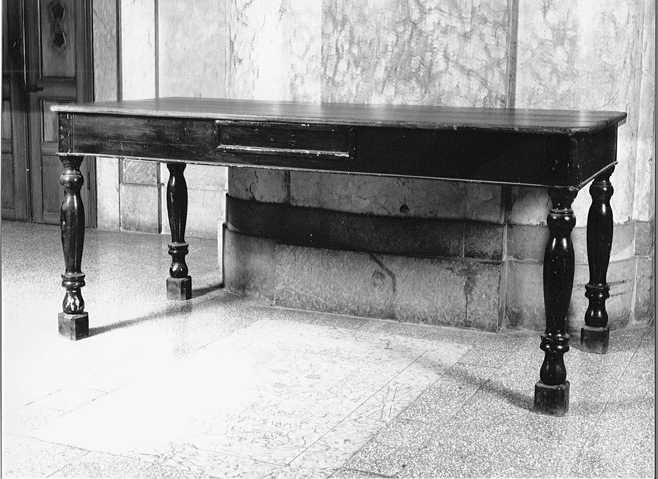 tavolo, opera isolata - ambito lombardo (seconda metà sec. XIX)