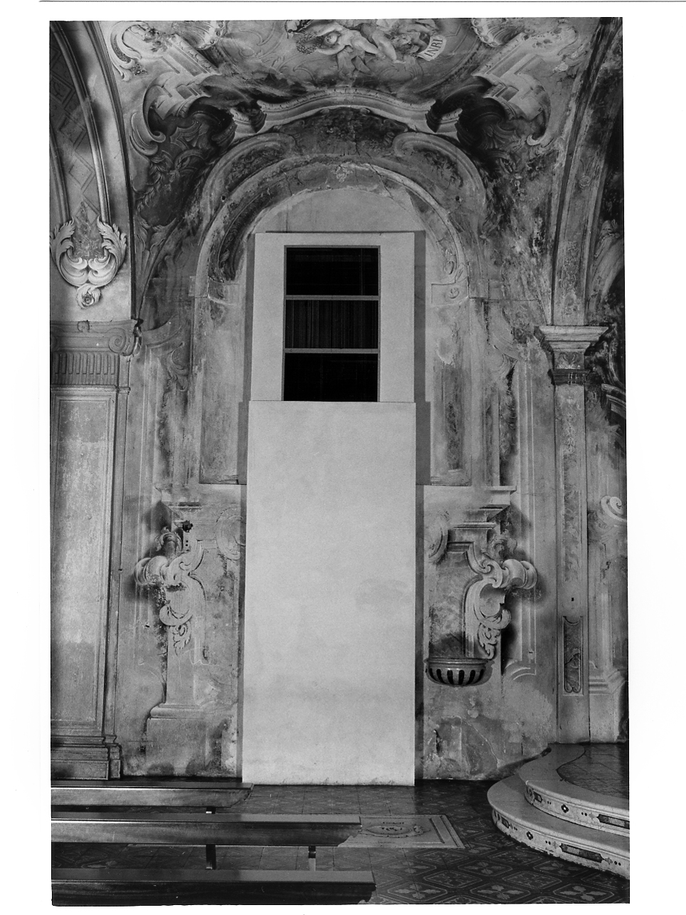 finte architetture (dipinto, elemento d'insieme) di Sassi Giovanni Battista (e aiuti) (sec. XVIII)