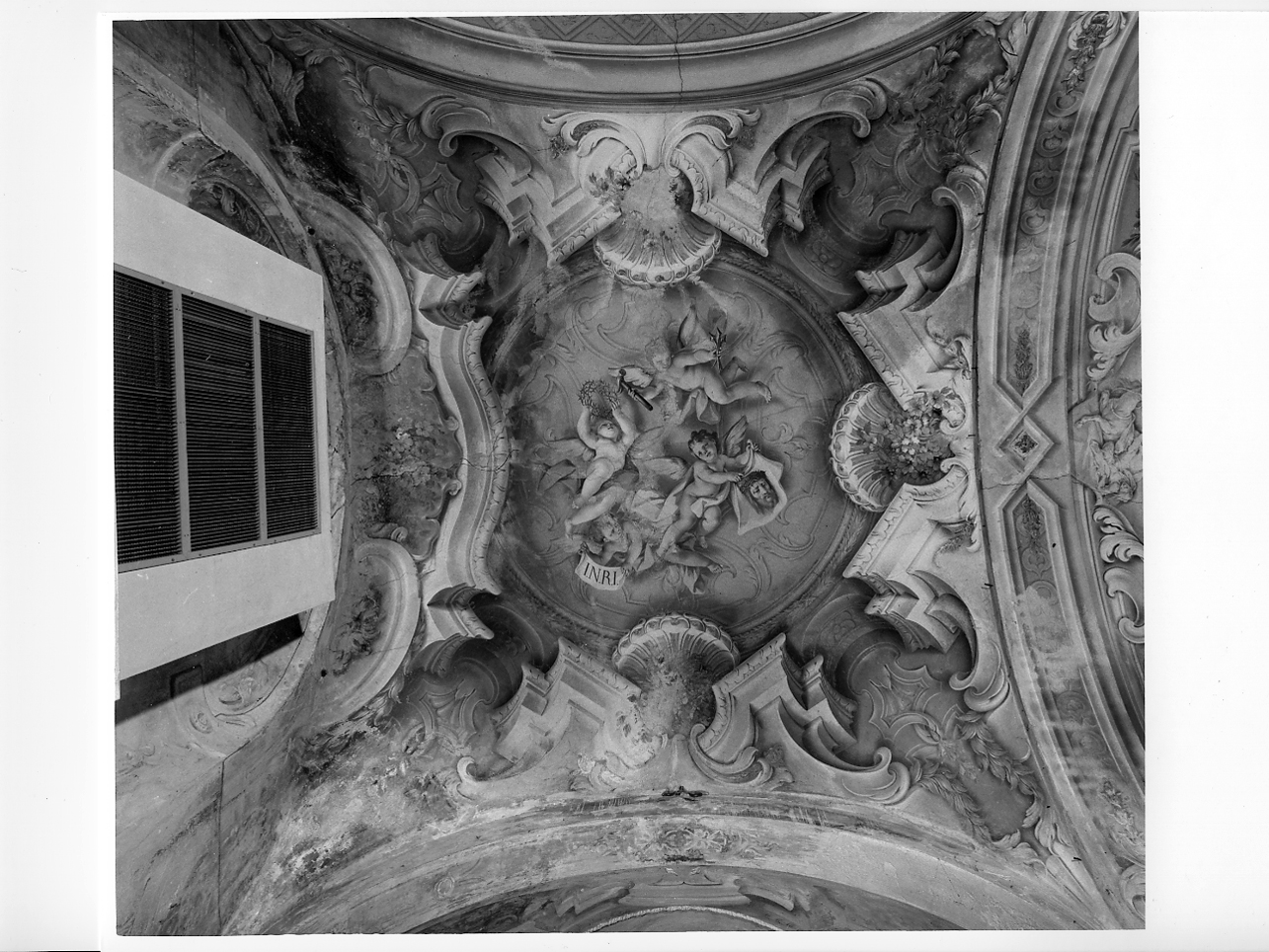 angioletti con simboli della Passione (dipinto, elemento d'insieme) di Sassi Giovanni Battista (e aiuti) (sec. XVIII)