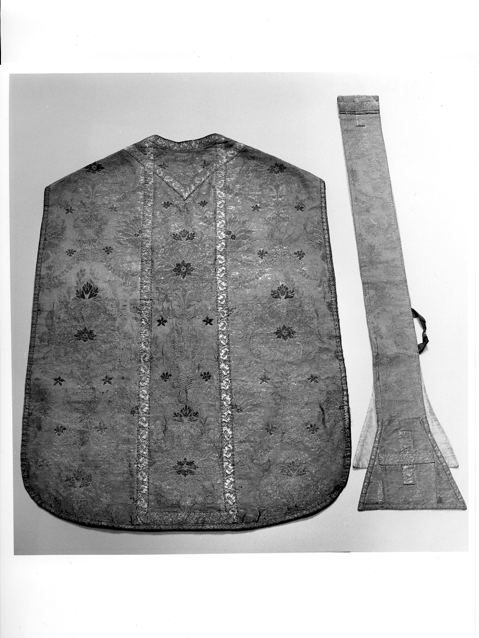 paramento liturgico, insieme - manifattura lombarda (inizio sec. XVIII)