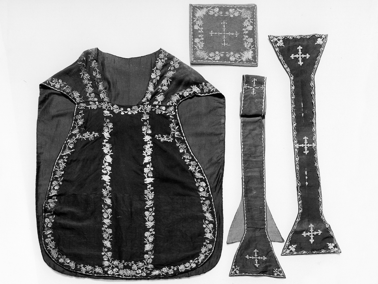 paramento liturgico, insieme - manifattura lombarda (seconda metà sec. XIX)