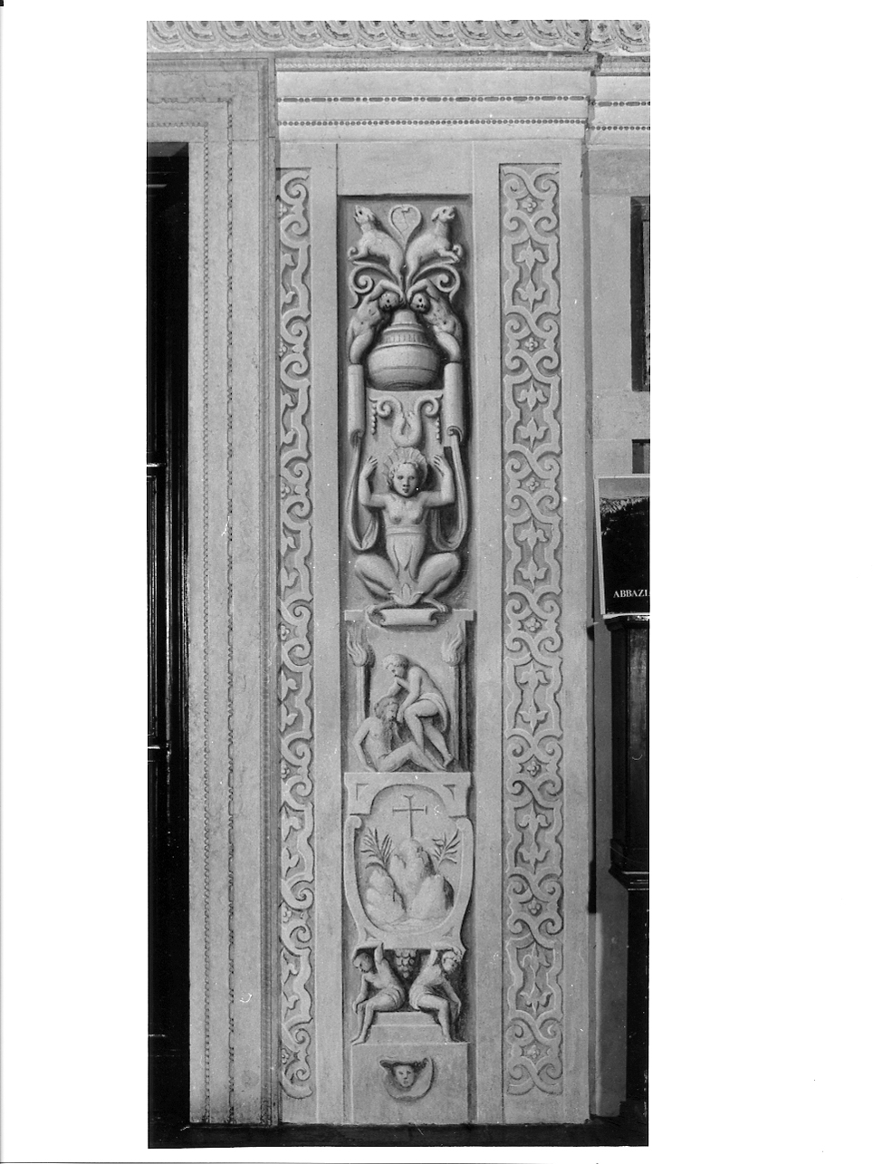 motivi decorativi a grottesche (dipinto, elemento d'insieme) di Gambara Lattanzio (terzo quarto sec. XVI)