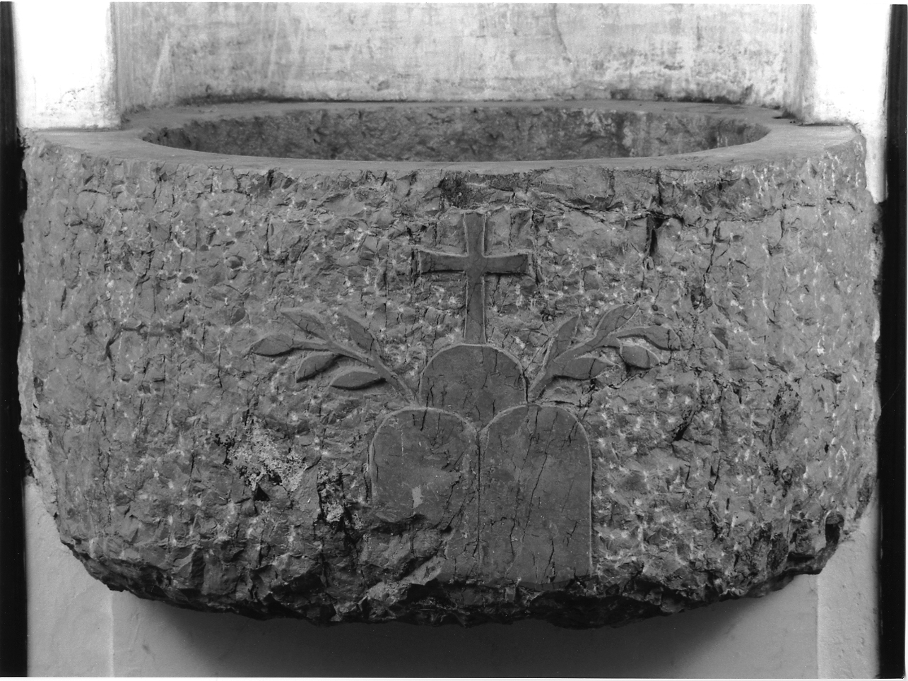 lavabo - a parete, opera isolata - ambito bresciano (fine/inizio secc. XV/ XVI)