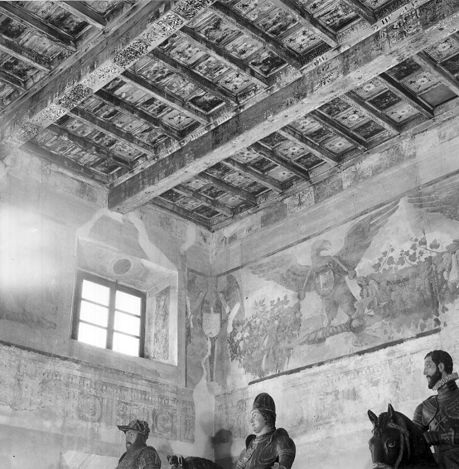 fregio con decorazioni araldiche (dipinto, elemento d'insieme) di Pesenti Pietro Martire detto Sabbioneta (attribuito) (seconda metà sec. XVI)