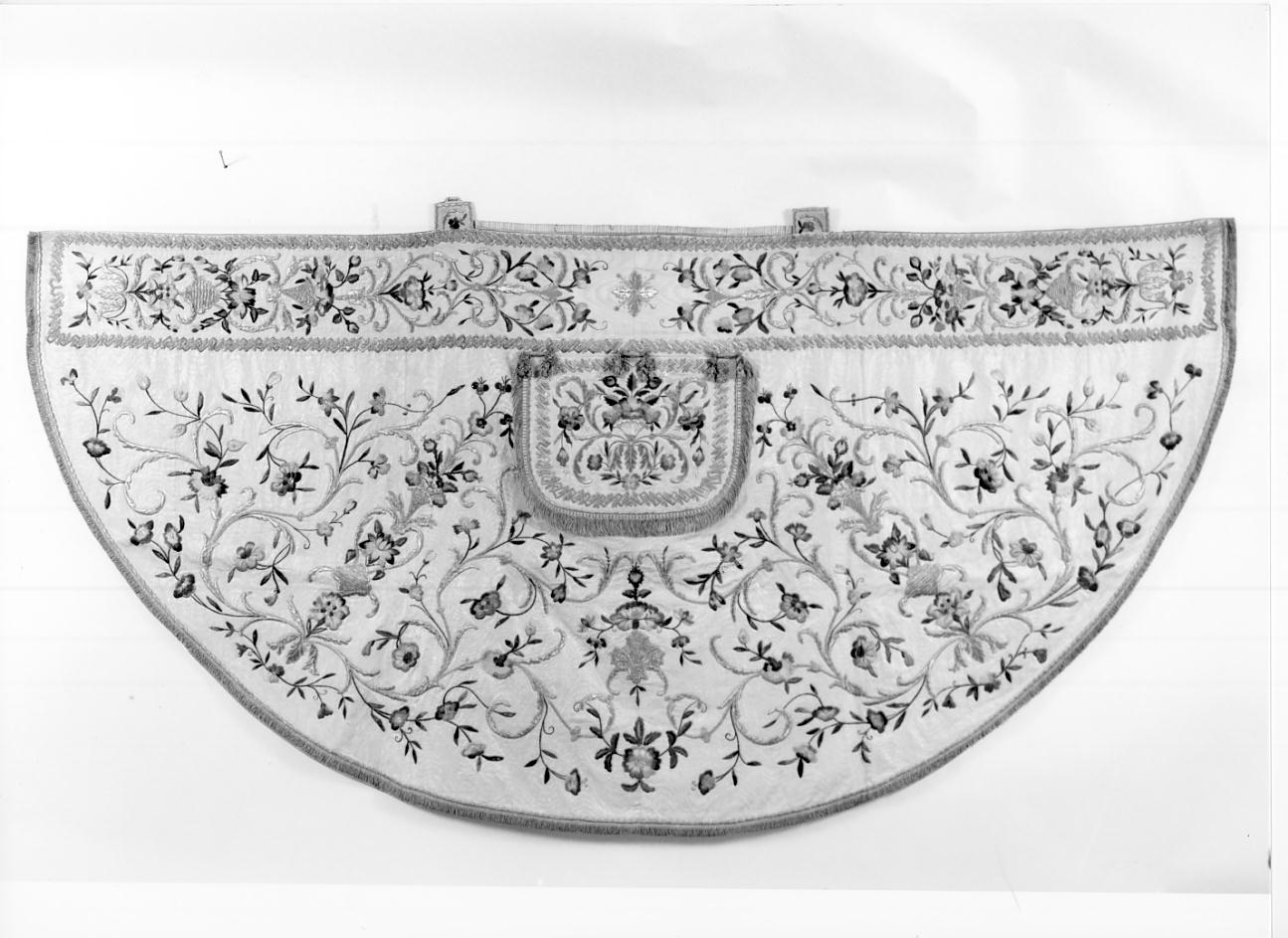 piviale, elemento d'insieme - manifattura Italia settentrionale (fine/inizio secc. XVIII/ XIX)