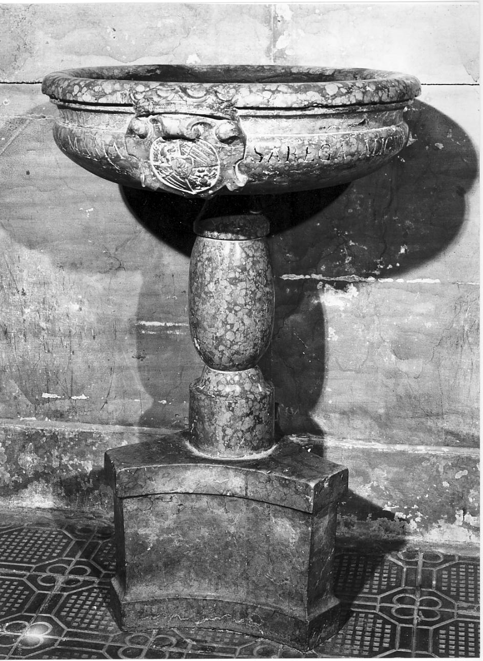 acquasantiera - a fusto, opera isolata - ambito mantovano (sec. XVII)