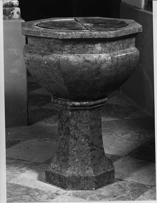 fonte battesimale, opera isolata - ambito mantovano (sec. XVIII)